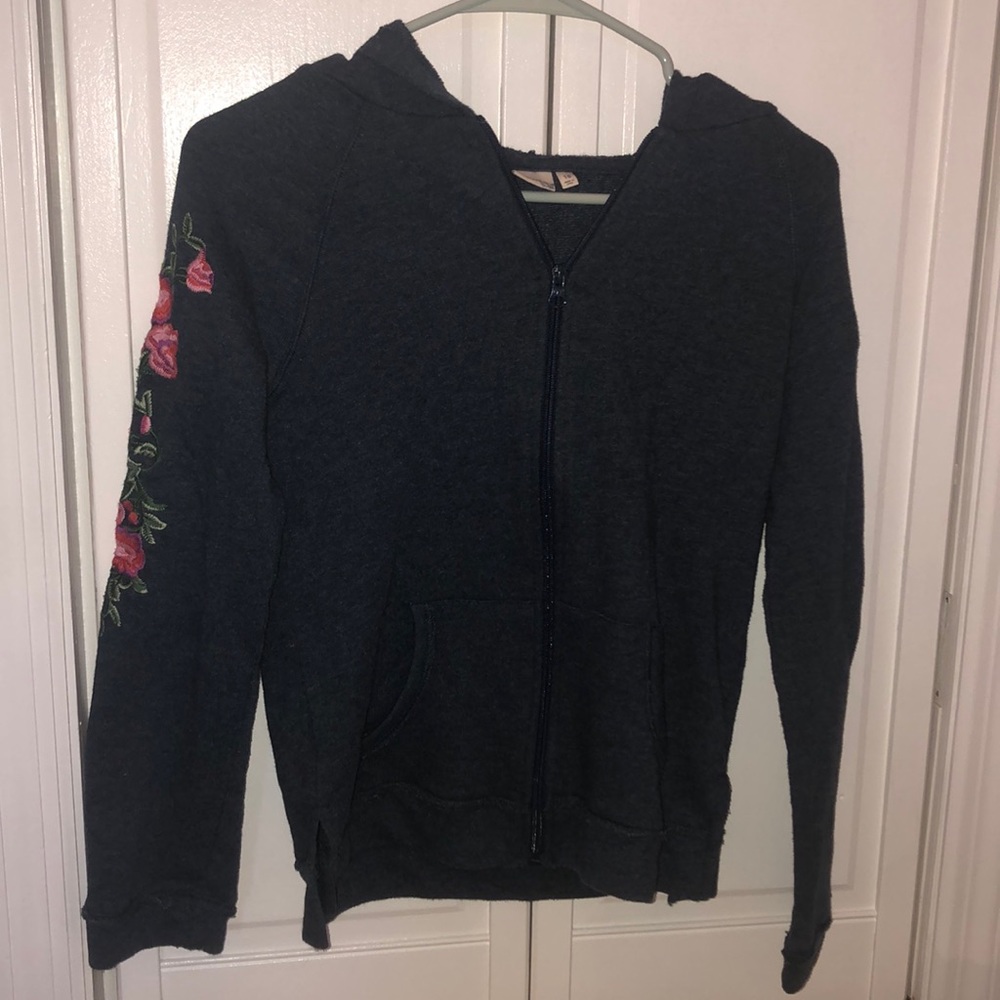 cropped embroidered hoodie
